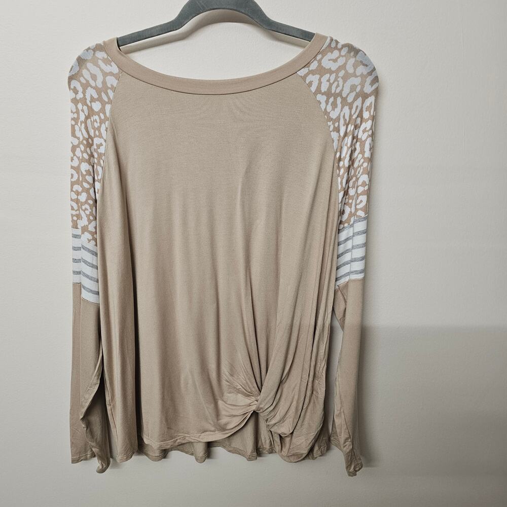 E Luna Animal Print Twist Front Top Beige Plus 1X Rayon Stretch Soft NWOT